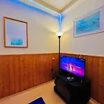 Chloe Ll Apartment *