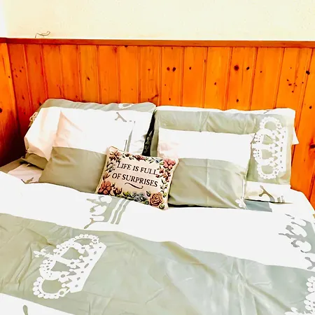 Chloe Ll Apartmán