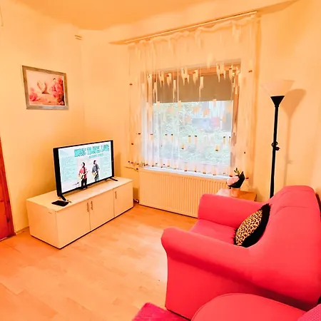 Chloe Ll Apartmán *