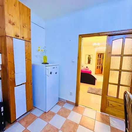 Chloe Ll * Budapešť